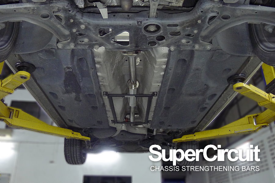 SUPERCIRCUIT CHASSIS STRENGTHENING BARS VW Jetta (Mk6) Mid Chassis Brace
