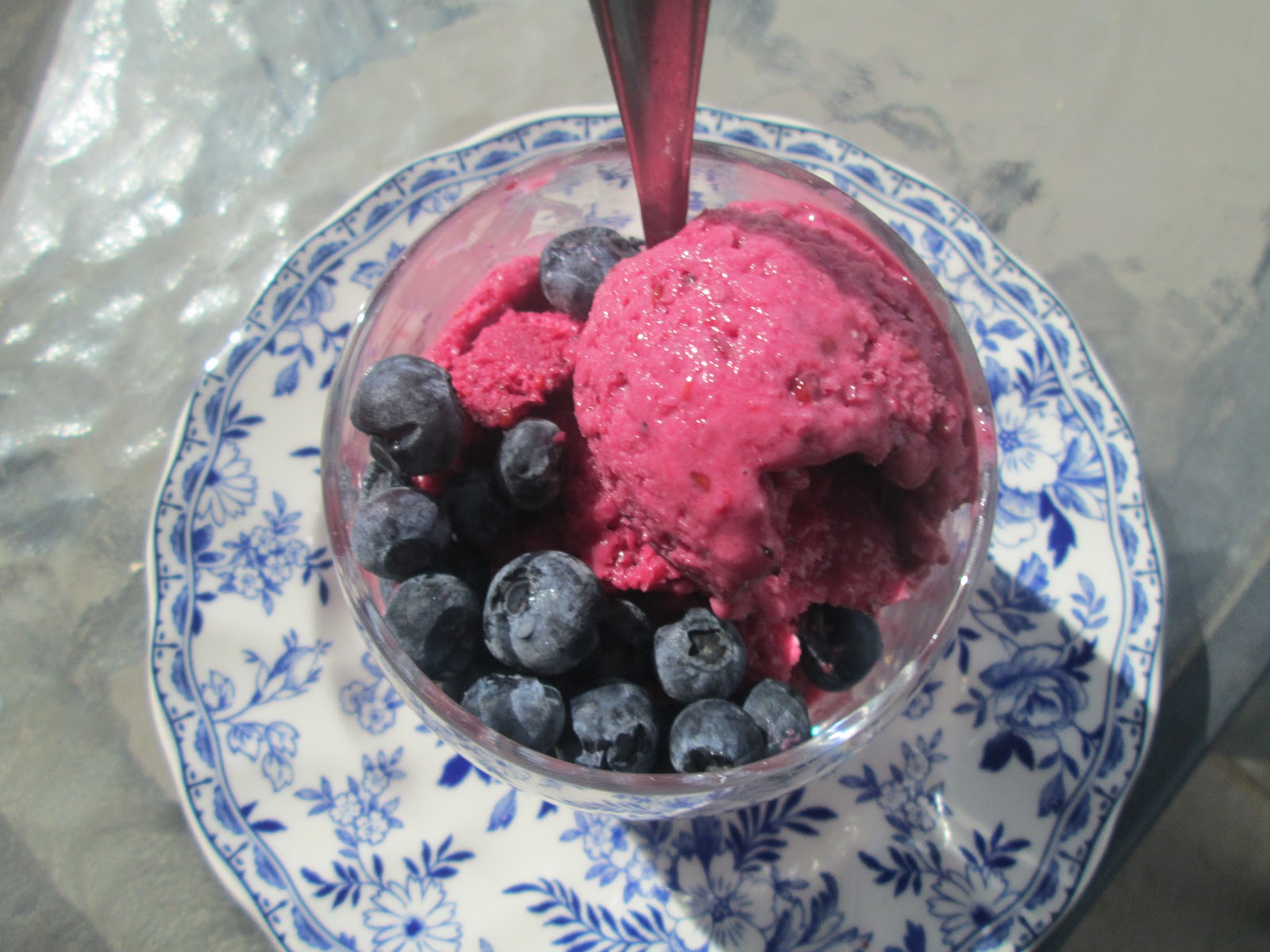 Canela kitchen (gloria) Quick berry Ice cream dessert (Jamie Oliver)