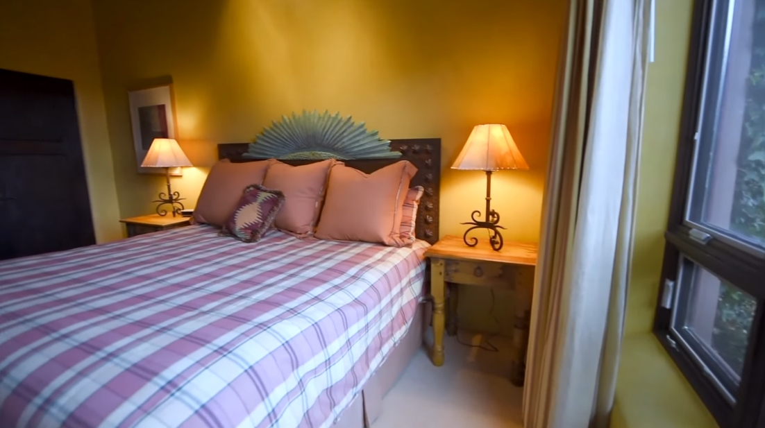Tour 2 Indian Pony, Santa Fe Luxury Home vs. 29 Interior Design Photos