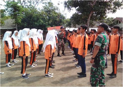 ANGGOTA KORAMIL KALIJAMBE BERIKAN PEMBEKALAN WASBANG DAN OUTBOND
