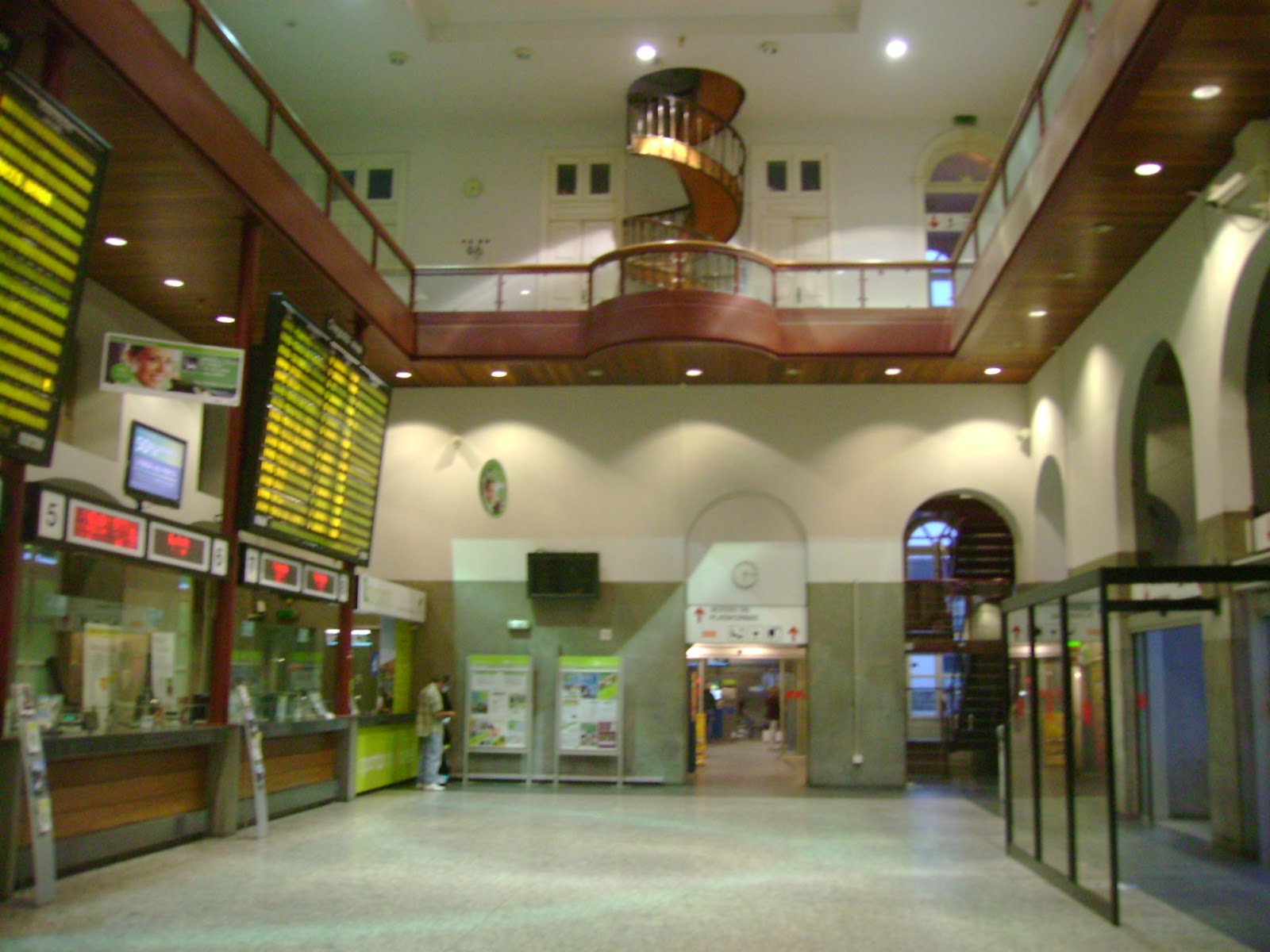 selvagemtexas ESTAÇÃO FERROVIÁRIA DE SOUSELAS!