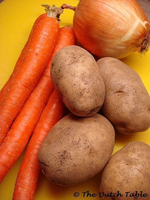 Mashed potatoes and carrots (hutspot)
