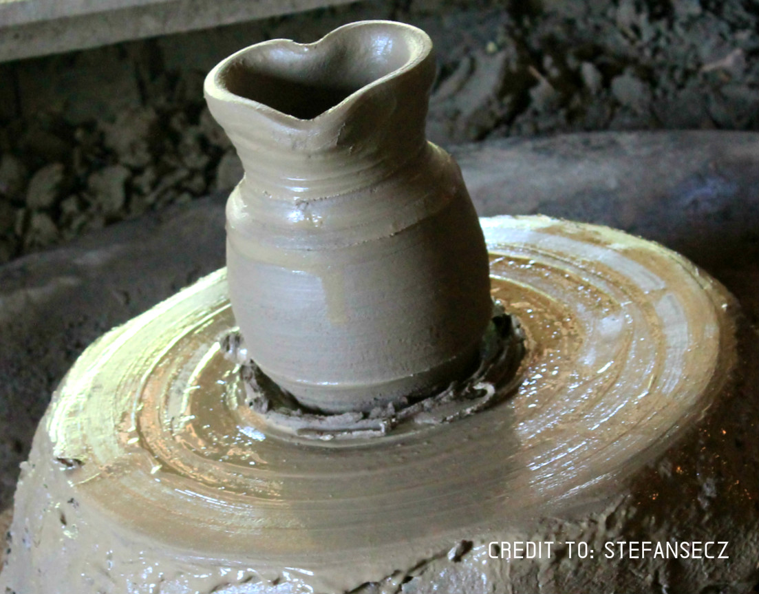 The Art of Molding Clay into a Pottery Product SIMPLE DREAMER