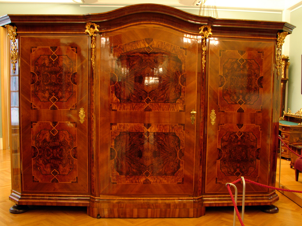 loveisspeed....... hofmobiliendepot imperial furniture collection from