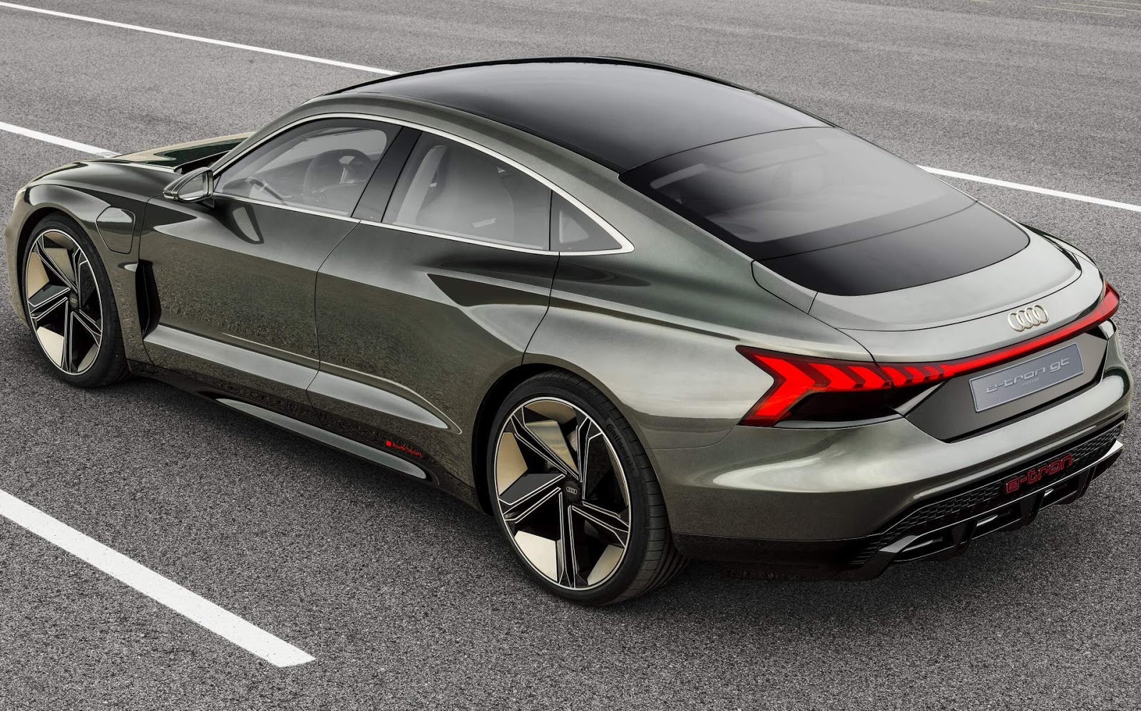Audi eTron GT conceito elétrico apresentado em LA
