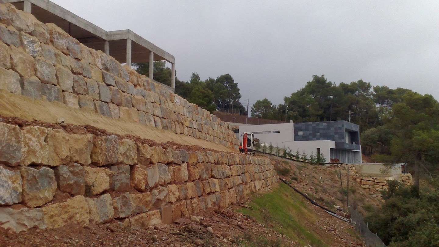 Quality Garden's : Muros de contención con piedra natural