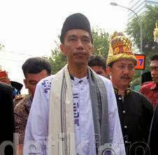 Kirab Keraton Monas Jokowi Pakai Baju Design Khusus Ala Betawi