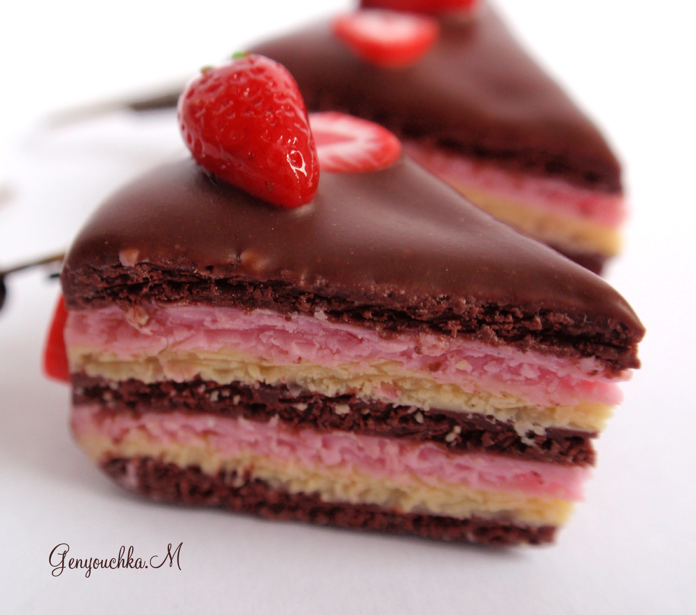 Pâtisserie miniature. On sert les desserts&hellip; en fimo