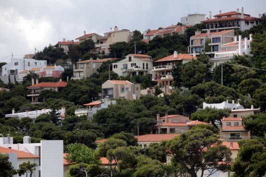 Αυθαίρετα: Όλα νόμιμα με μια δήλωση – Τι προβλέπει ο νέος νόμος