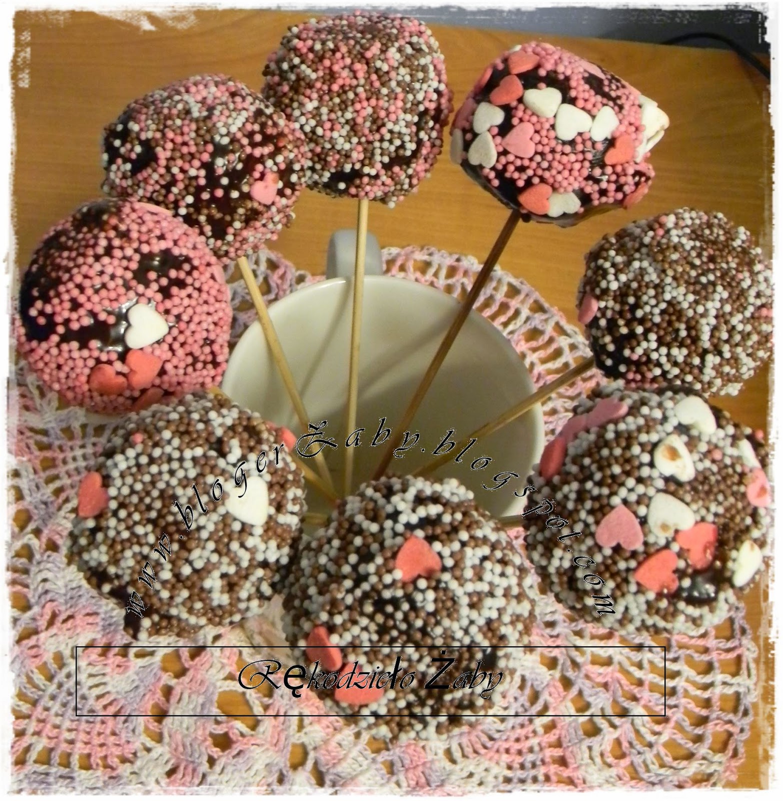 Rękodzieło Żaby Cake pops ciasto na patyczkach