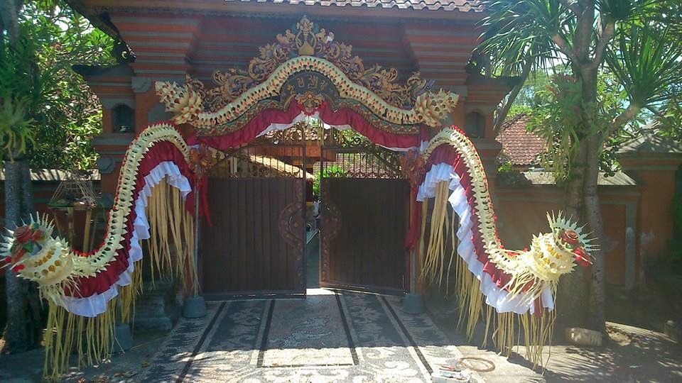 SEBUAH KARYA SENI: Dekorasi Pengantin Bali & Payas Kuri Plengkungan