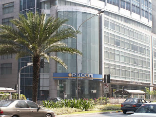 Man allegedly jumps off from PBCom Tower in Makati