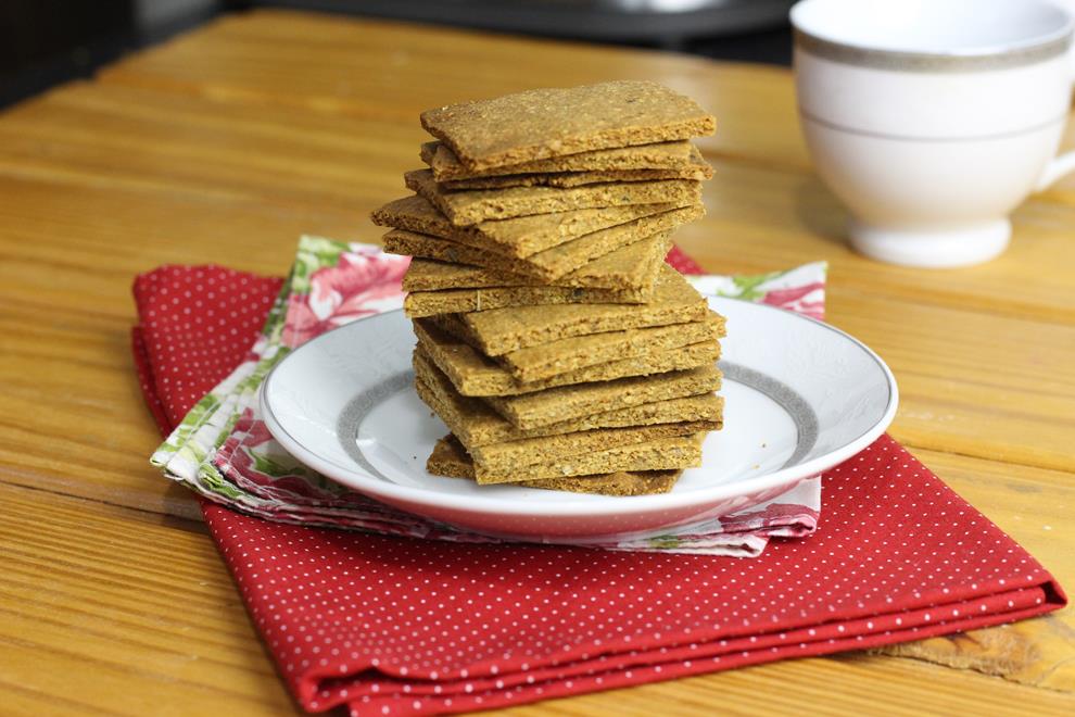 BISCOITO CREAM CRACKER LOW CARB Priscila Schulz RECEITA ESPERTA