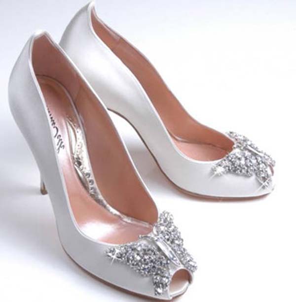 World Women Fashions: Swarovski crystals 2012 bridal shoes trend