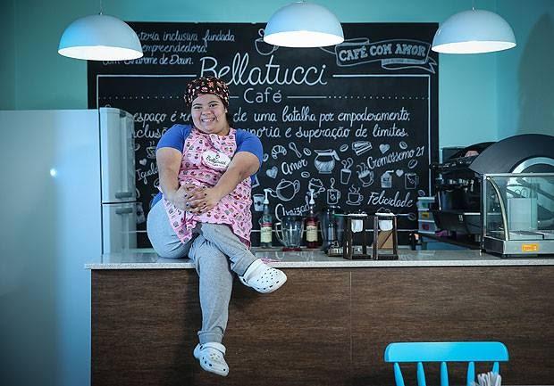 Paulistânia lança cerveja com primeira empreendedora com sindrome de Down no Brasil