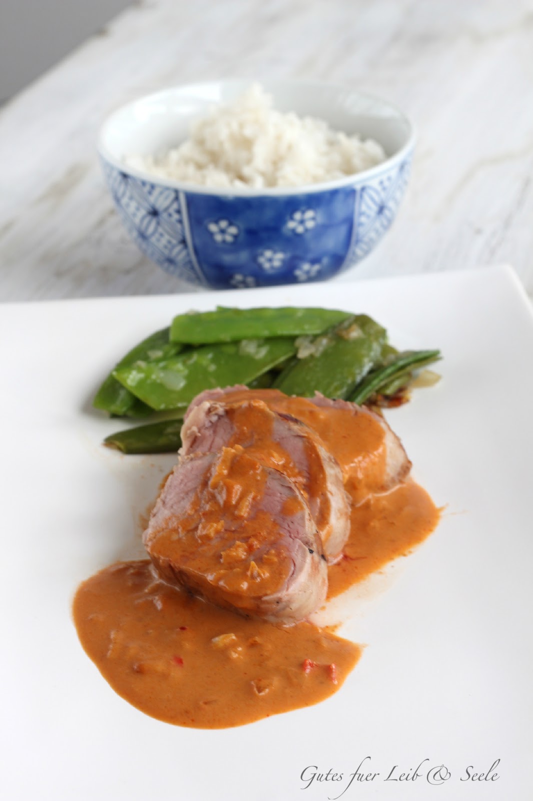 Gutes für Leib & Seele: Schweinefilet mit scharfer Erdnuss-Currysoße Gutes für Leib & Seele: Schweinefilet mit scharfer Erdnuss-Currysoße