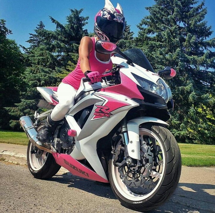 GSX R 600 девушка