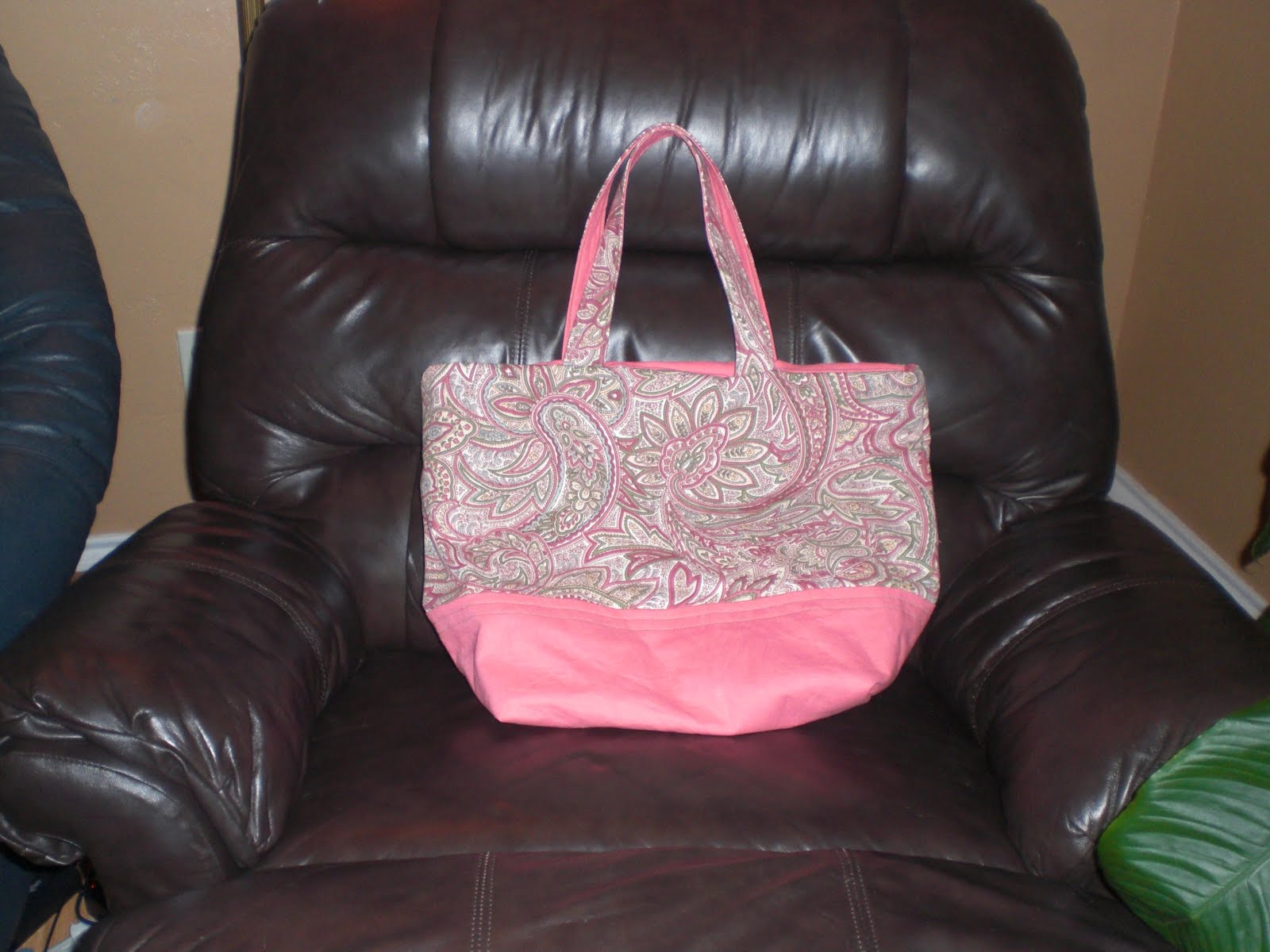 Pretty Much Nuts Greatest Tote Tutorial Ever & How to use Fusible