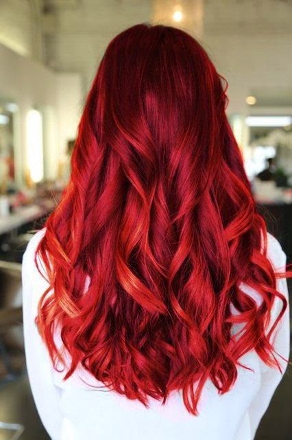 cabelo ruivo vibrante estilo Ariel pequena sereia