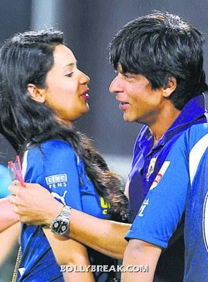 gayatri reddy hugging Shah rukh khan, gayatri reddy almost kissing SRK - (13) - Gayatri Reddy Hot Pics at IPL Matches