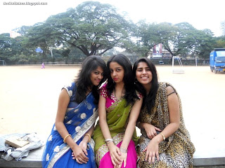 Hot Desi college and school girls: Desi school girl in sarees 1