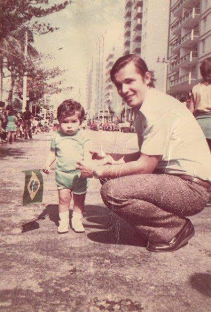 MARCELO GIL E SEU PAI WALDIR GIL FILHO, EM 1972