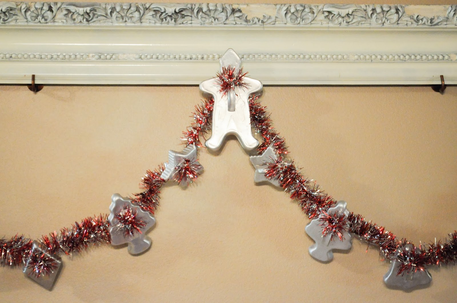 Shabby Gals: Cookie Cutter Garland