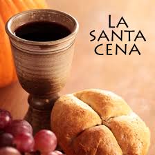Santa cena y su significado bíblico, copa y pan para celebración.