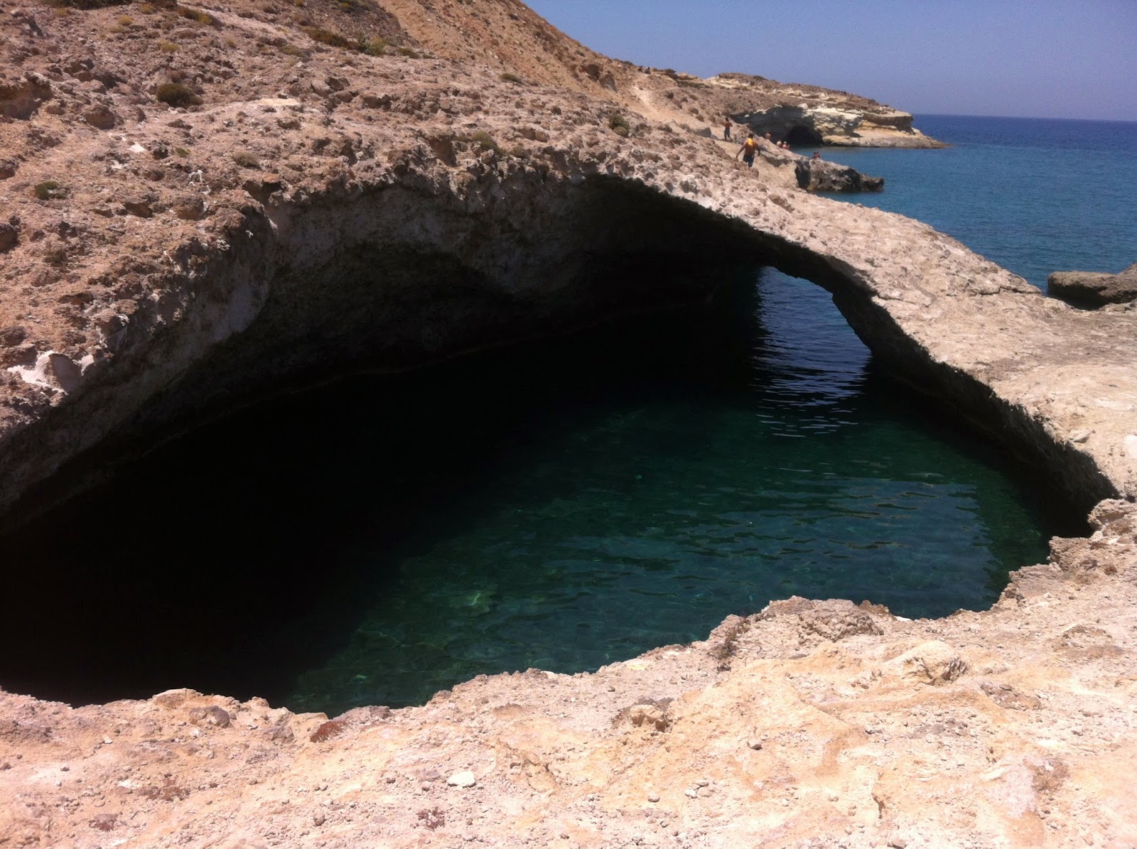 the-most-beautiful-beaches-in-greece-milos-a-little-further-north