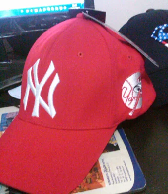 Trending Fashion Anak 90an: Topi NY merah ala Fred Durst "Limp Bizkit