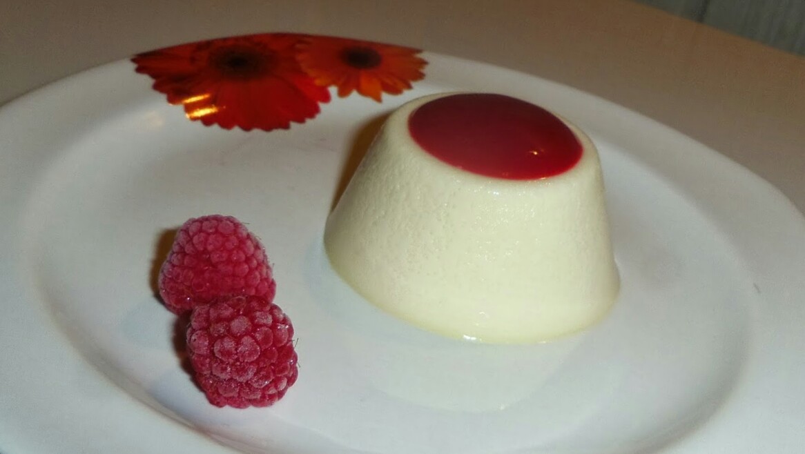 Blandinde Fait Son Blog Panna Cotta A La Vanille Et Coulis De