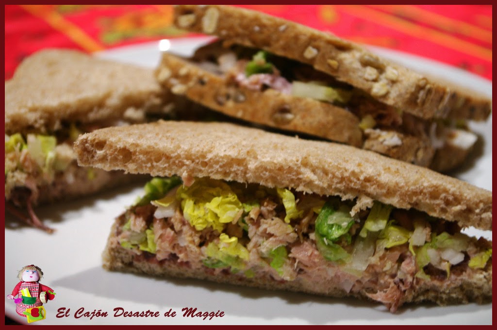 El cajón desastre de Maggie SANDWICH DE ATÚN CON SALSA DE YOGUR