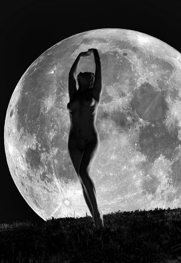 Naked On The Moon 18