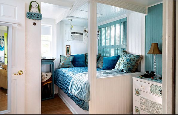 Casa pequena cor de rosa e turquesa. Blog Achados de Decoração decoração casa pequena, decoração turquesa, casa de campo