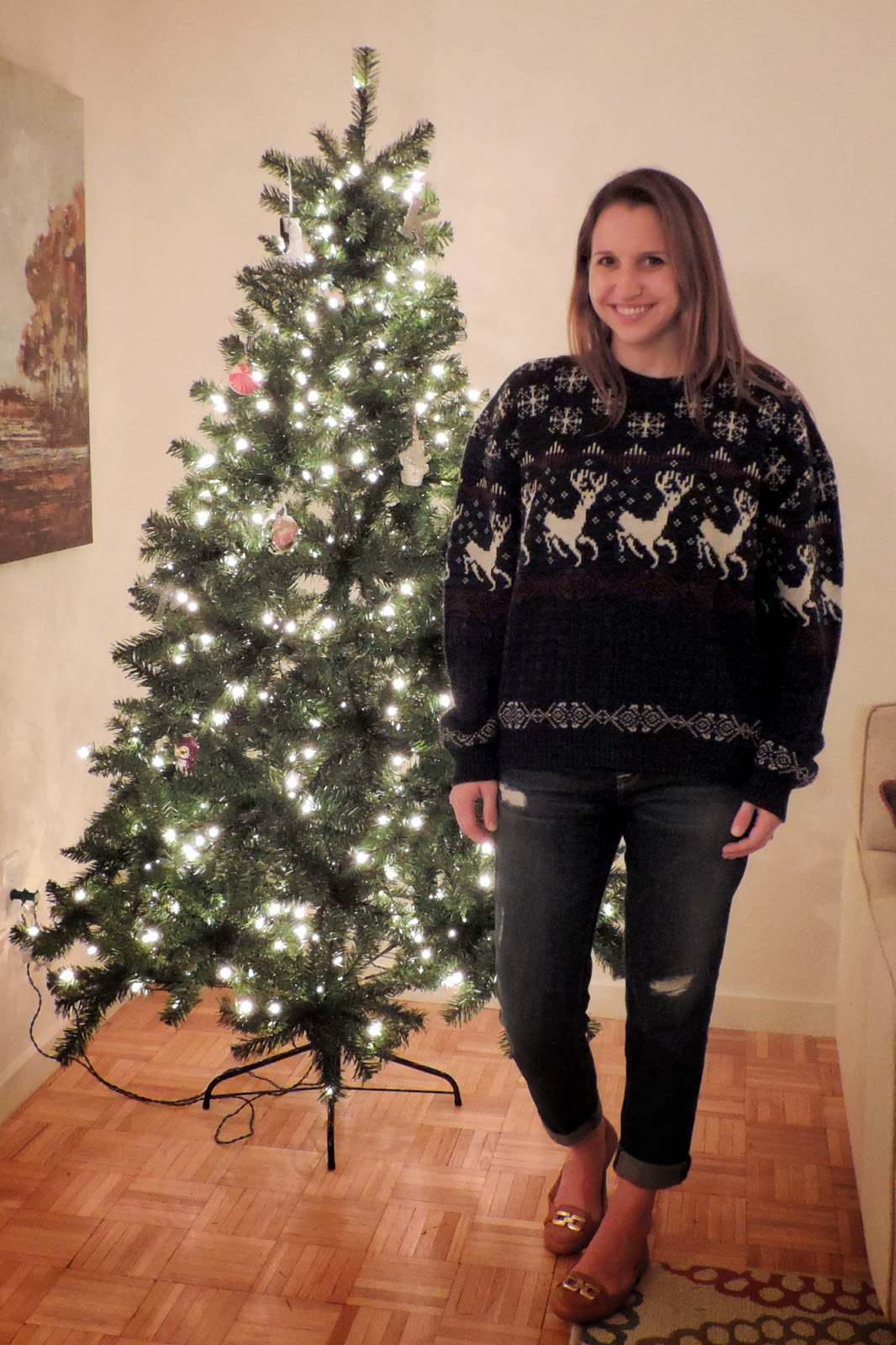 See What Katie Wears: Christmas Sweater Outfit for Decorating