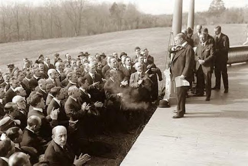 Roosevelt speaking from his porch. 4-2-1918