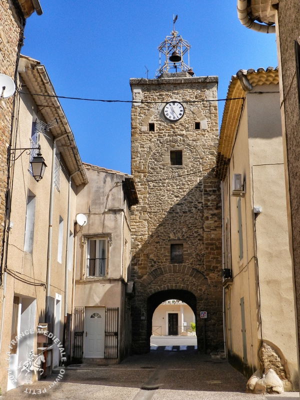 LA FRANCE MEDIEVALE SAINTECECILELESVIGNES (84) Tours et remparts