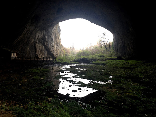 Entrada a Devetashka Cave