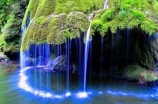 7 Air Terjun Terunik dan Menakjubkan di Dunia