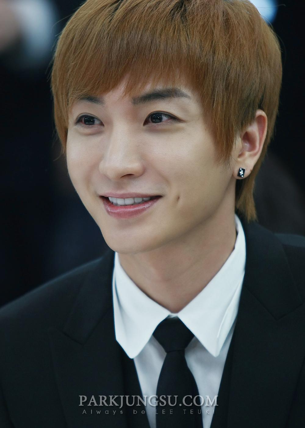 K-POP Lovers: Leader Teukie of Super Junior