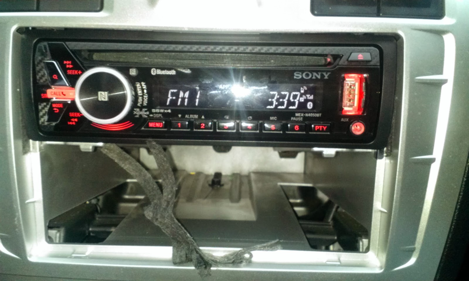 (Part 6) Replacing the standard radio in a Ford Figo (pocket
