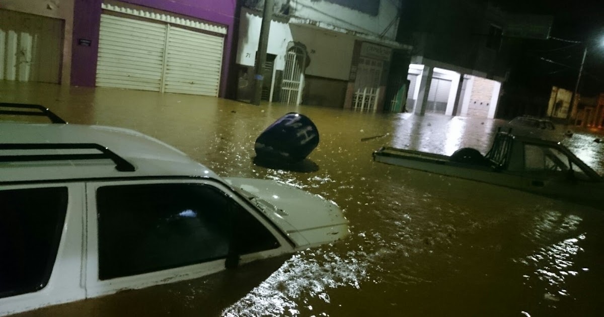 Ônibus que transportava passageiros para Bahia pega fogo na BR-251, no  Norte de Minas - Marcos Cangussu