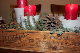 Christmas centerpiece ideas http://bec4-beyondthepicketfence.blogspot.com/2014/10/the-center-of-attention.html