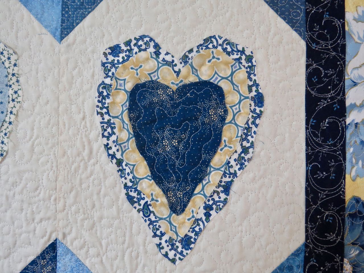 LuAnn Kessi Machine Quilting......Frayed Edge Quilt