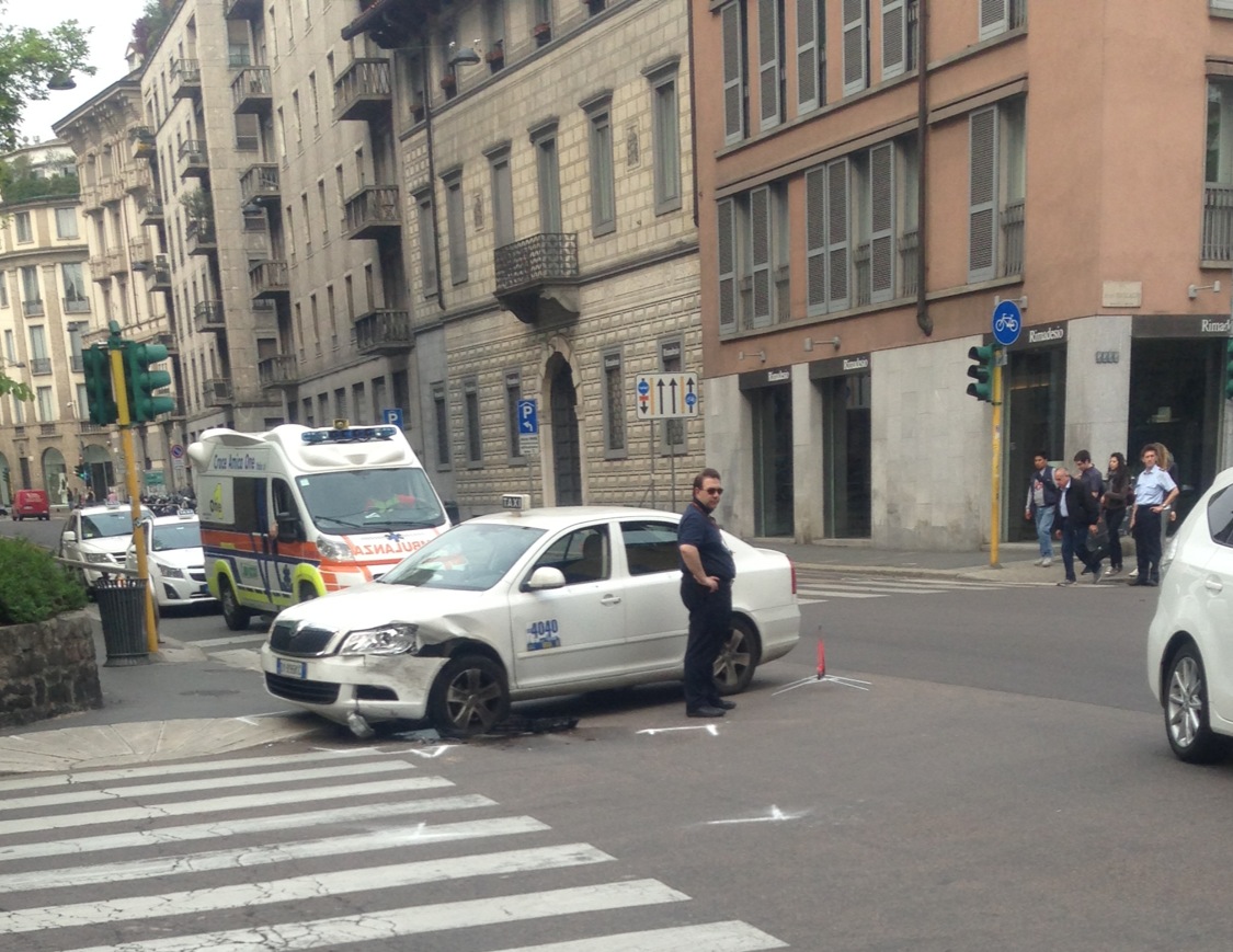 An accident in ther center of Milan MilanoTime