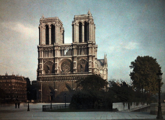 Amazing Historical Photo of Notre Dame Paris in 1923 