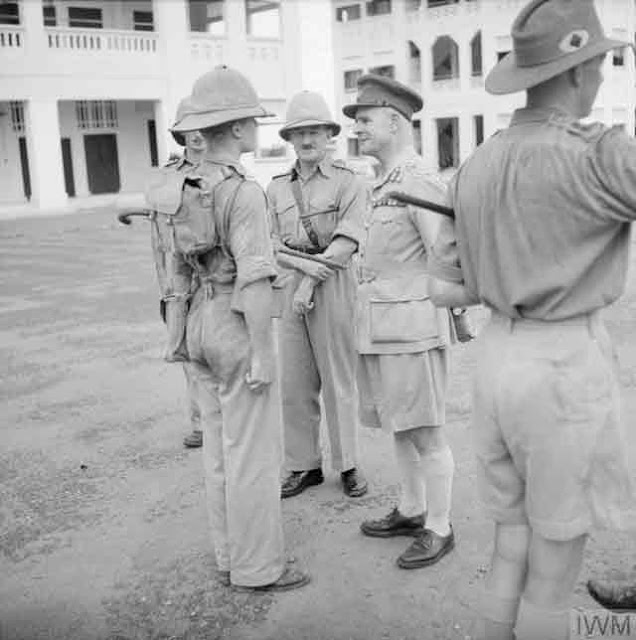 General Wavell in Singapore, 3 November 1941 worldwartwo.filminspector.com