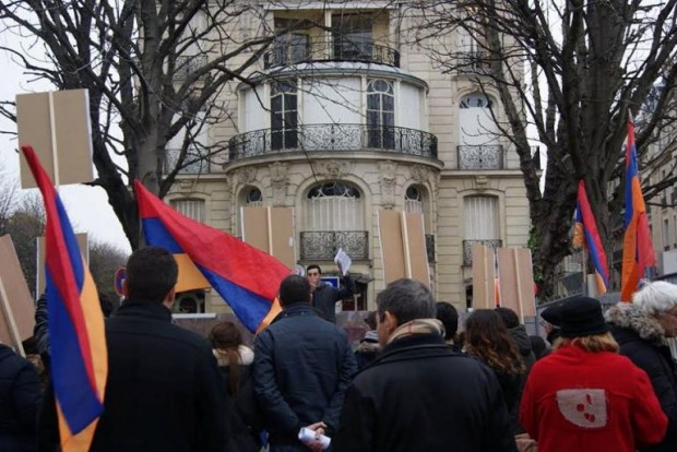 Diáspora desarticula propaganda azeri en París