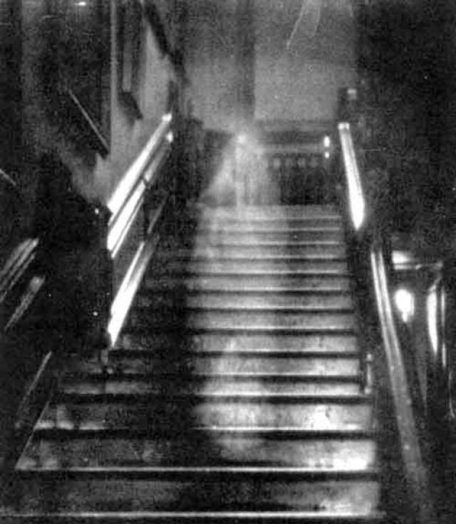 List 104+ Pictures strange photos of ghosts Full HD, 2k, 4k List 104+ Pictures strange photos of ghosts Full HD, 2k, 4k