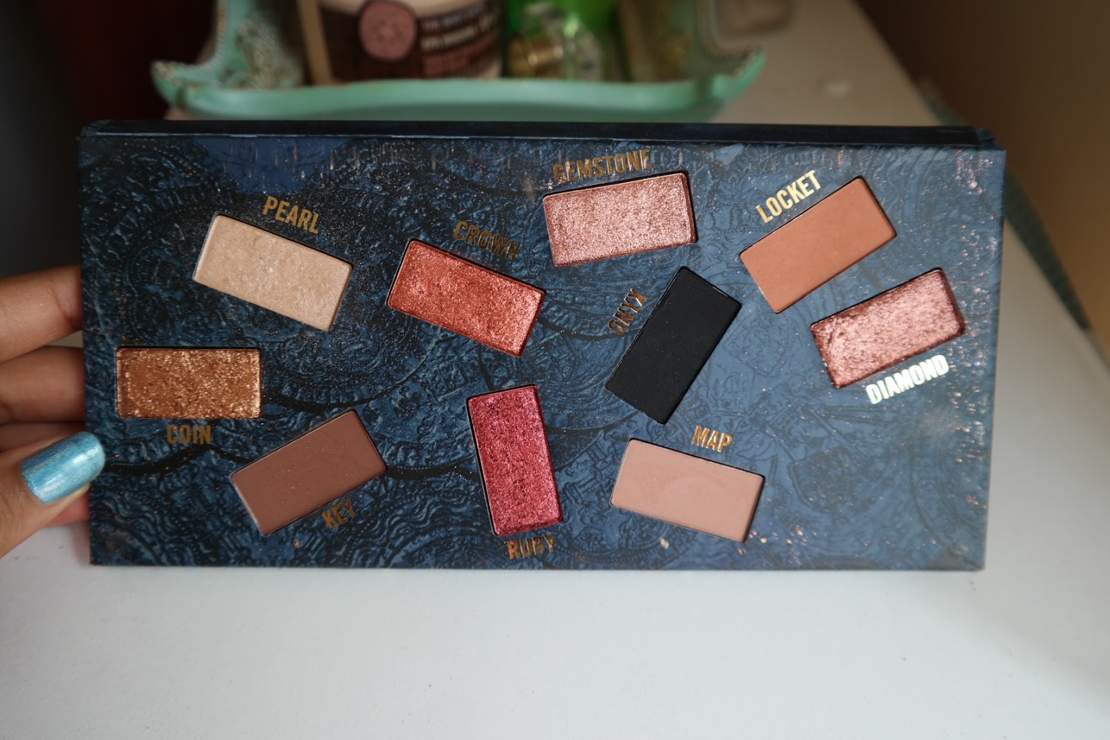 Anamica's Beauty DOSE OF COLORS Hidden Treasures Eyeshadow Palette
